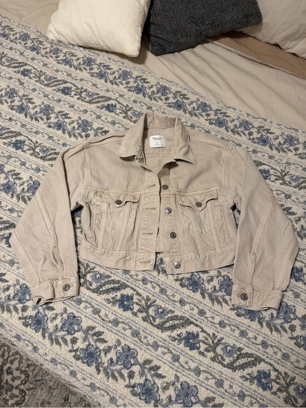 Abercrombie & Fitch Cropped Beige Jean Jacket